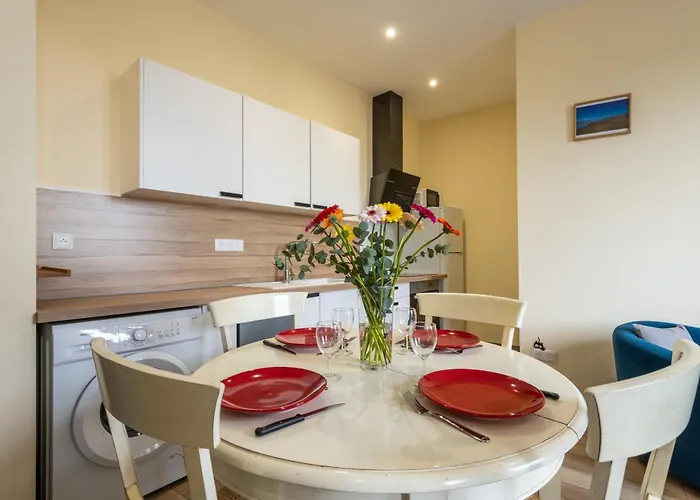 Lakme - 2min A Pied De La