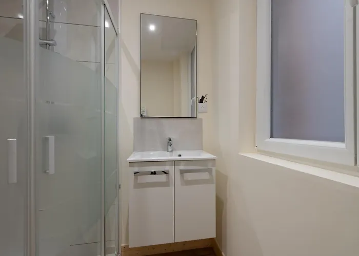 Lakme - 2min A Pied De La *